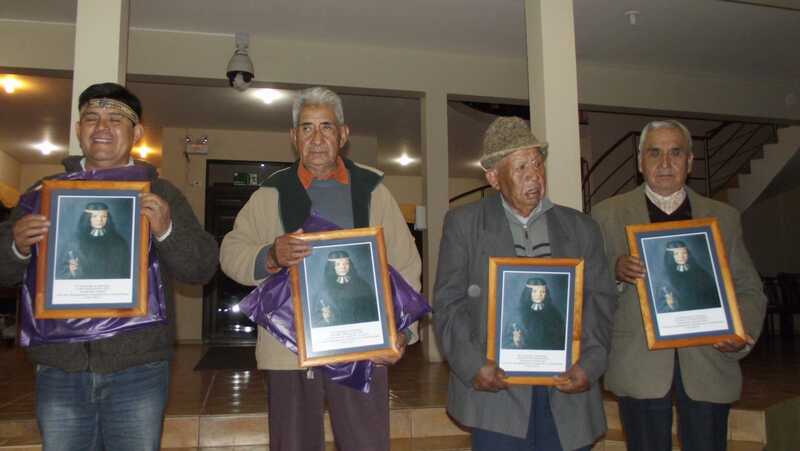 Homenaje a caciques